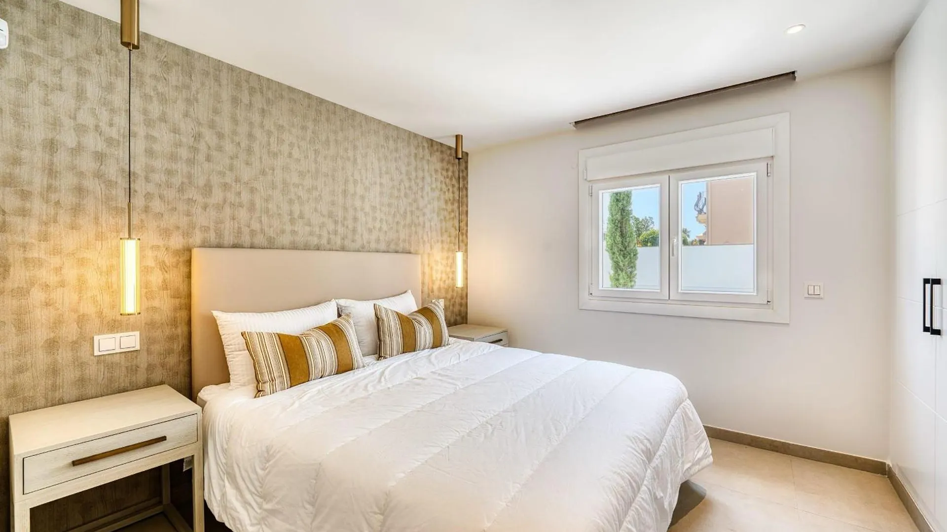 3004 Luxury Modern Villa With Pool Marbella 0*,  İspanya